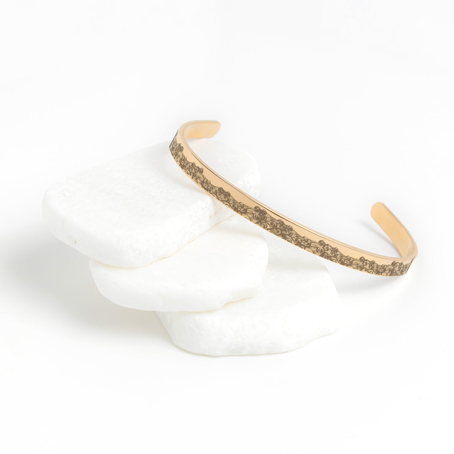 💓🎁To My Granddaughter, I am so proud of you Cuff Bracelet