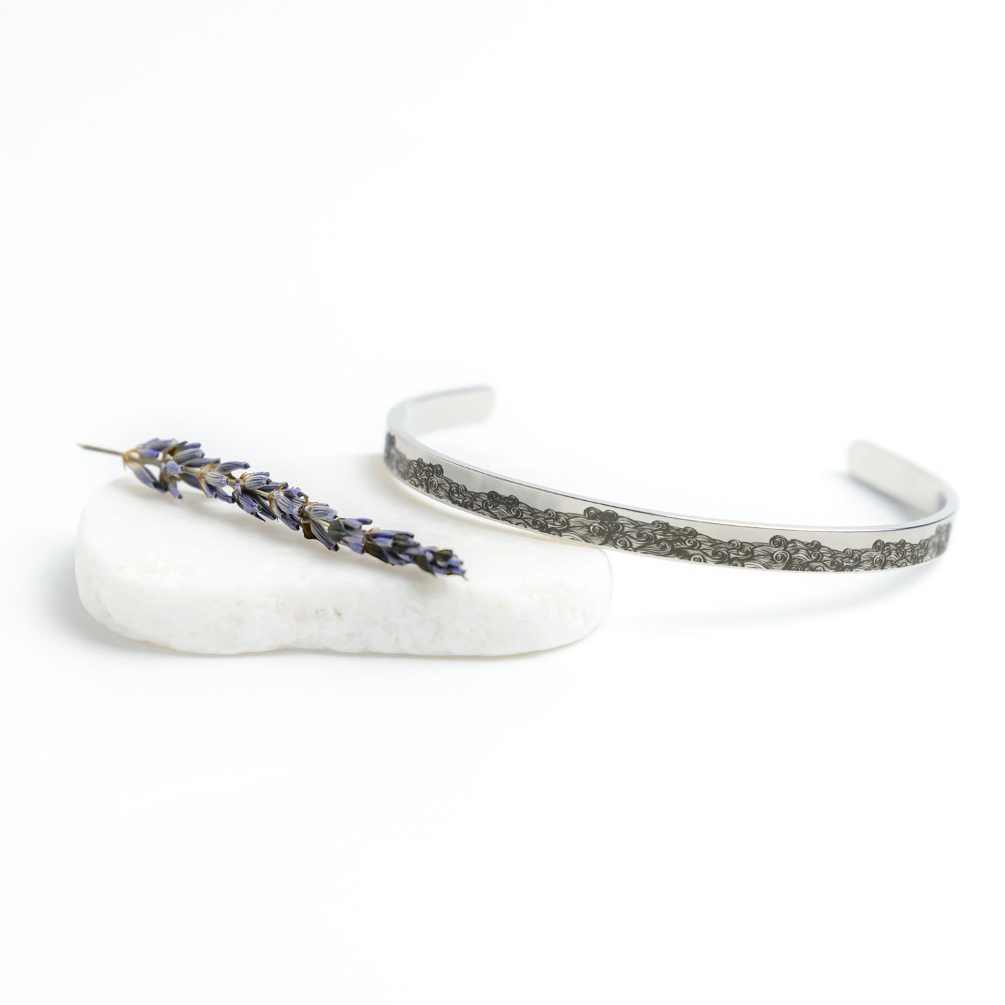 💓🎁To My Granddaughter, I am so proud of you Cuff Bracelet